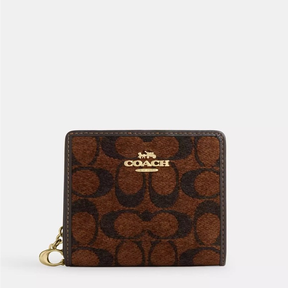 Coach Handbags - Coach Snap Wallet In Signature Chenille 🎀